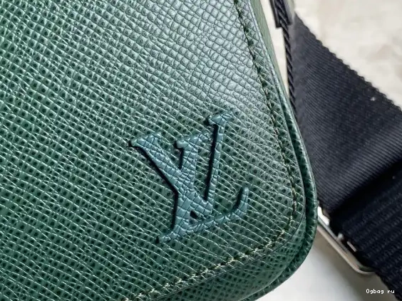 DISTRICT VUITTON LOUIS PM 0606